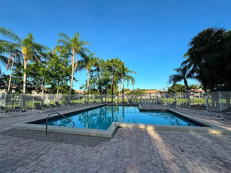 9023 Vineyard Lake Dr #0 — Photo 34