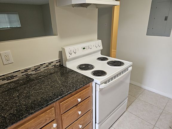 5th image of 801 Lighthouse Dr APT A