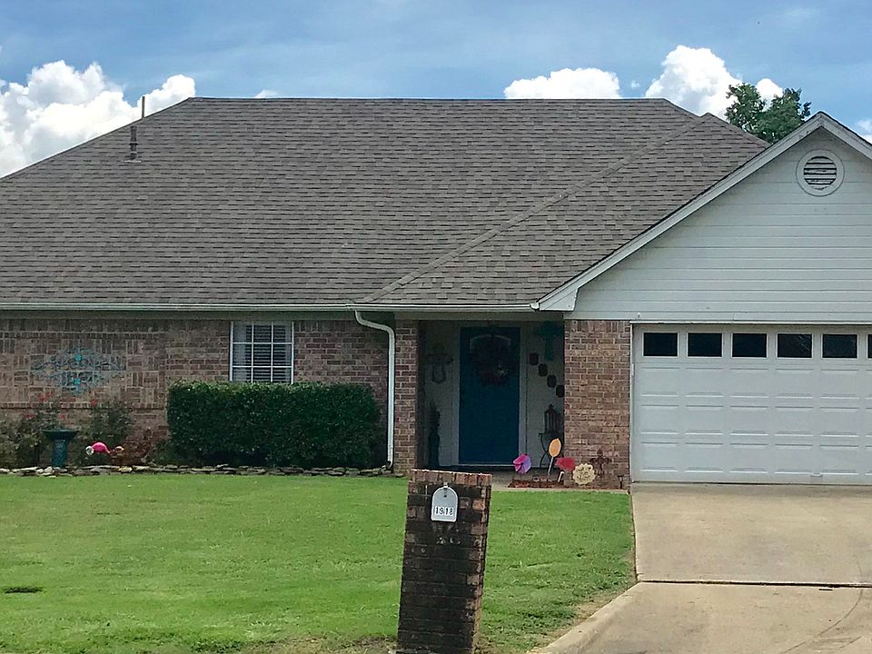 1st image of 1918 Woodway Dr