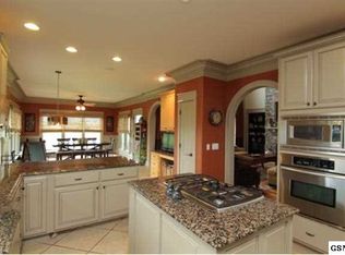 1305 Lexington Park Ave, Sevierville, TN 37862