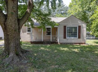 152 Crescent Dr, Lebanon, MO 65536