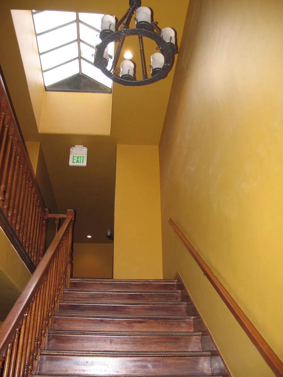 Interior Stairwell. - 115 S Kenmore Ave