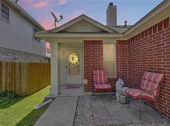 4th image of 1425 Saint Leger St