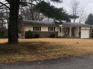 8312 Twisted Pine Rd, Louisville, KY 40219