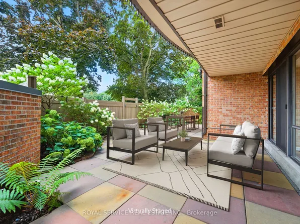 337 Simcoe St N #101, Oshawa, ON L1G 4T2