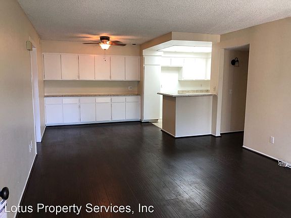 2nd image of 1919 E Sycamore St #204
