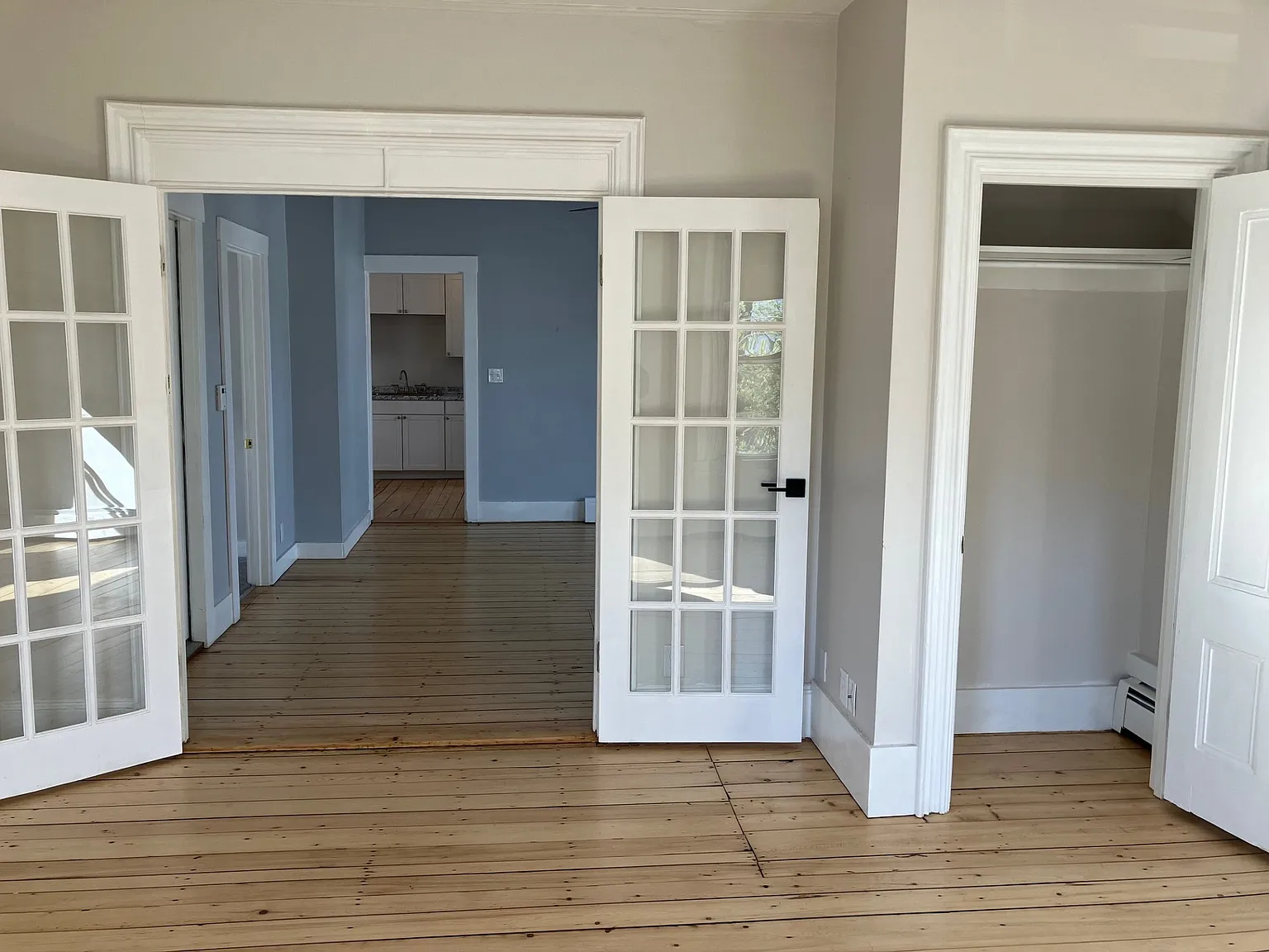 2 bed, 1100 sqft, $1,900 — Photo 4