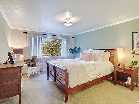 5th image of 2940 76th Ave SE APT B402
