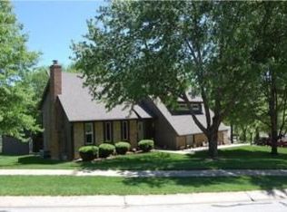 13718 W 65th St, Shawnee, KS 66216