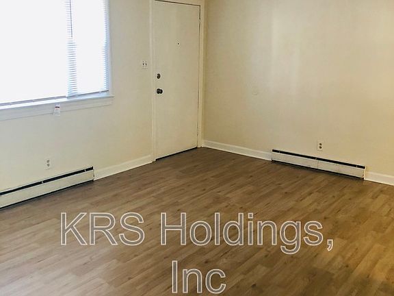 4th image of 2305 Wyoming Ave #A