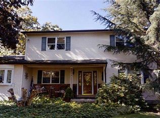 368 Holbrook Rd, Ronkonkoma, NY 11779