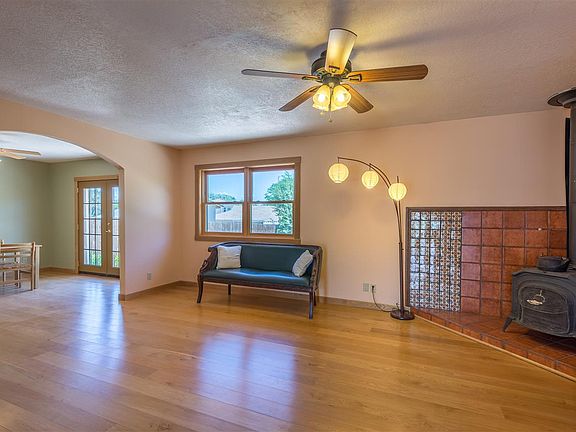 3rd image of 365 Kilby Ave