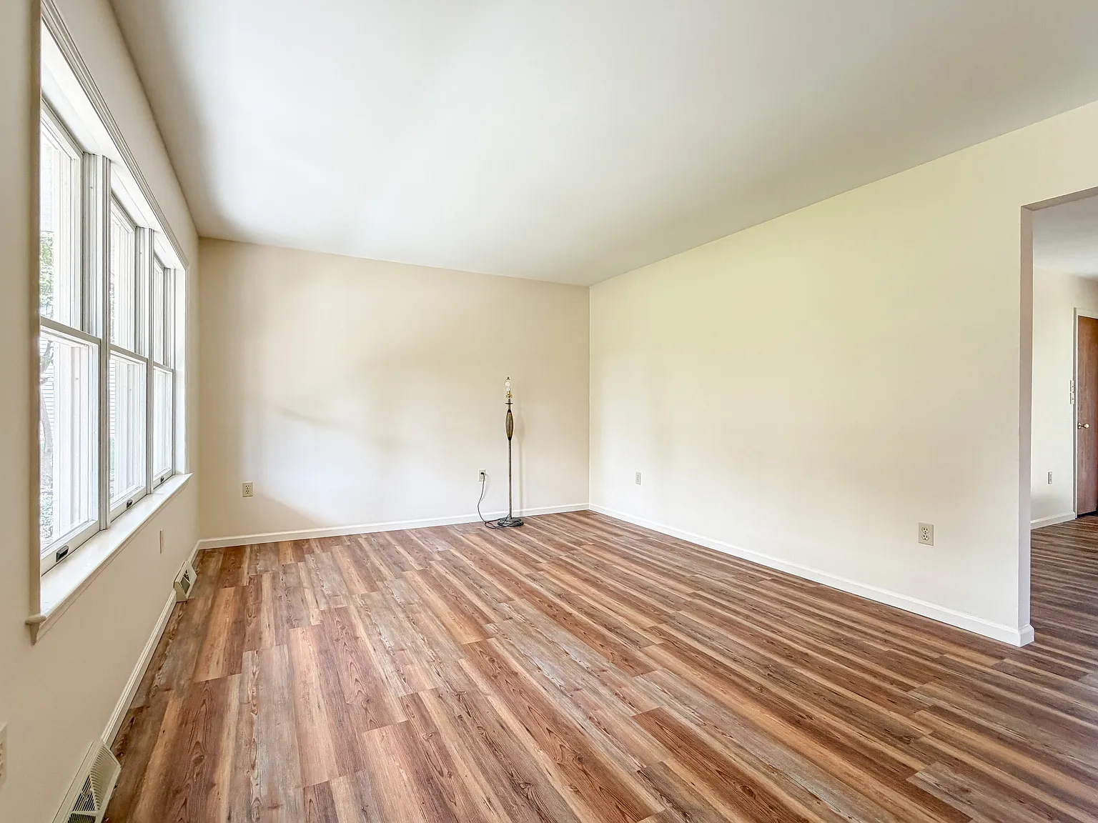 2 bed, 1380 sqft, $1,995 — Photo 4