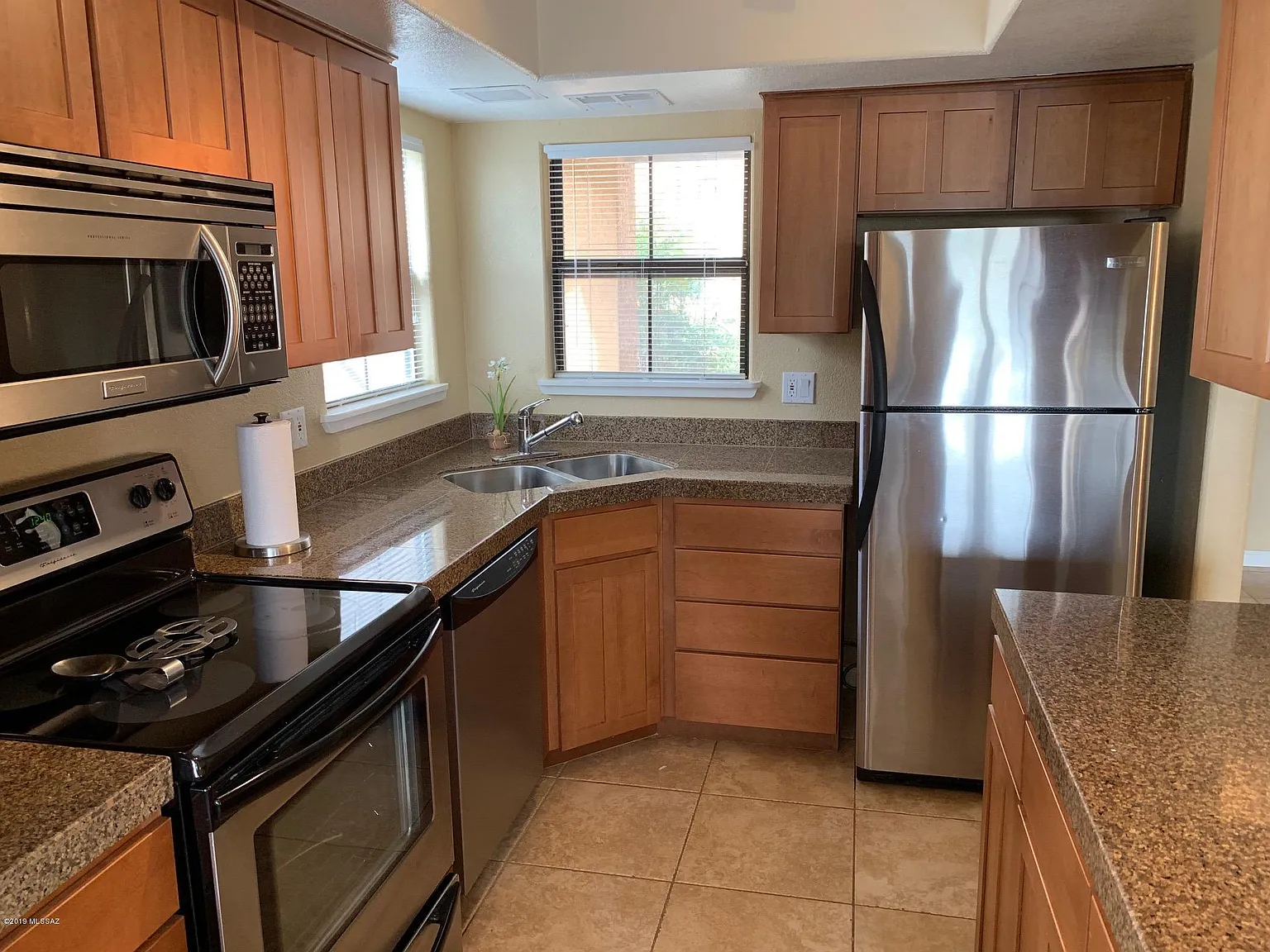 2 bed, 2.0 bath, 1076 sqft, $1,700 — Photo 3