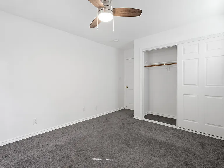 1162 Davis St — Photo 32