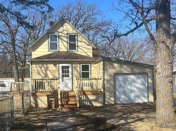 101 2nd St N, Karlstad, MN 56732