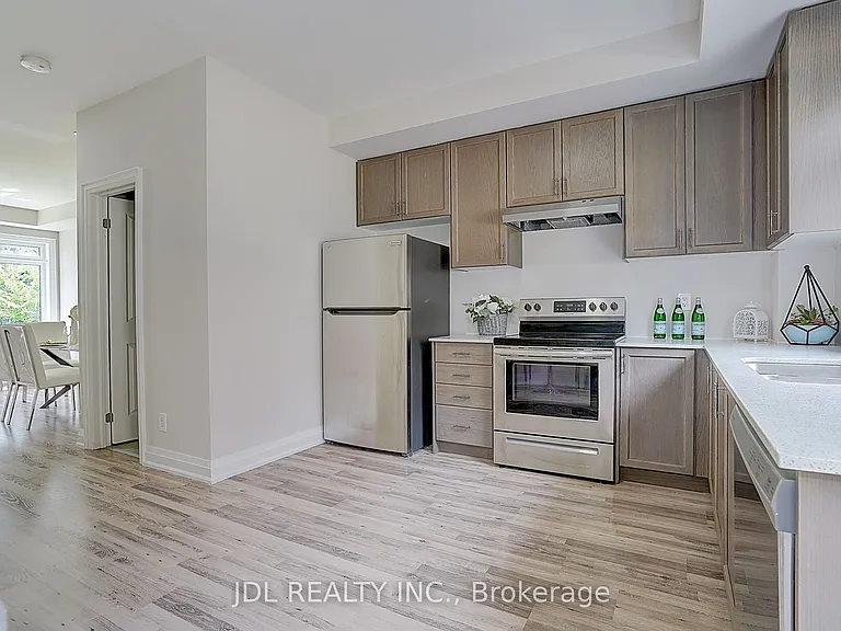 370 Red Maple Rd #D-119 — Photo 16