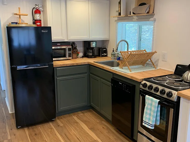 111 Marina Dr — Photo 12
