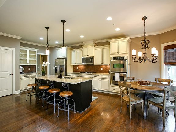 4th image of 4644 Sawmill Pl