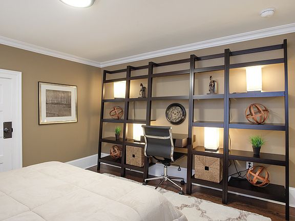 4th image of 21 Crescent St #3B