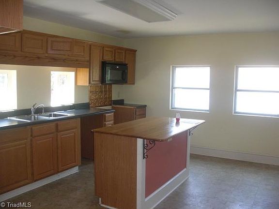 5th image of 208 E Minneola St