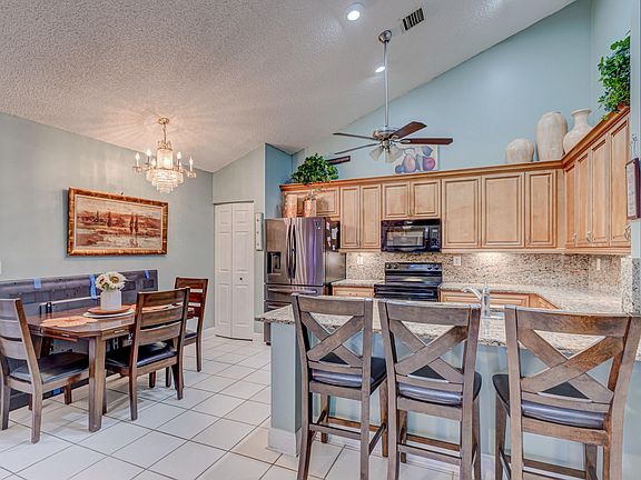 4th image of 1060 Summit Place Circle #D