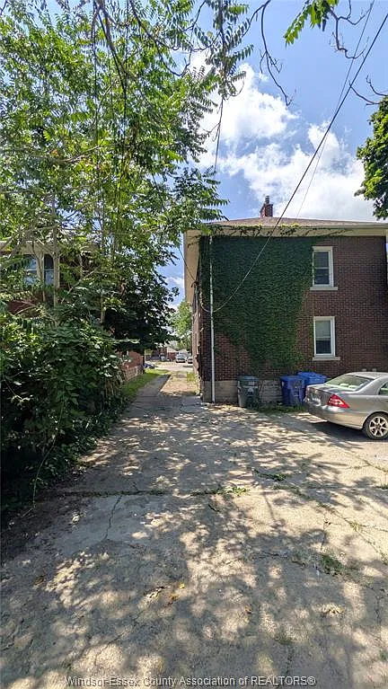 3 bed, $1,650 — Photo 4