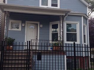 3058 N Gresham Ave, Chicago, IL 60618