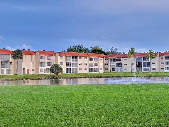 2nd image of 2750 W Sunrise Lakes Drive #101