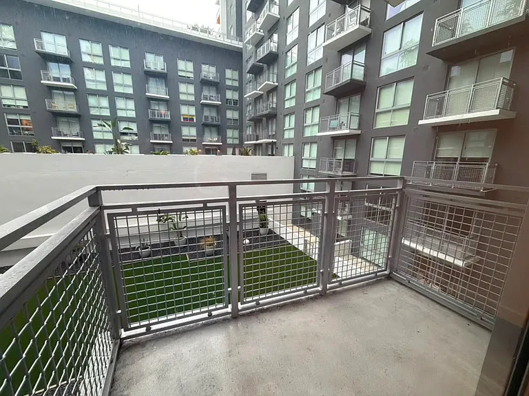 2042 NW 17th Ave #101 — Photo 7