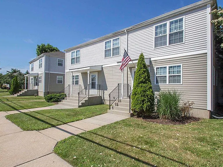 82 Mitchel Ave — Photo 11