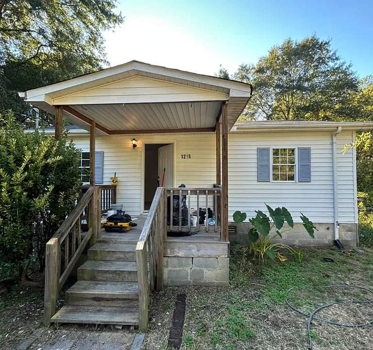 1218 Essex Ave