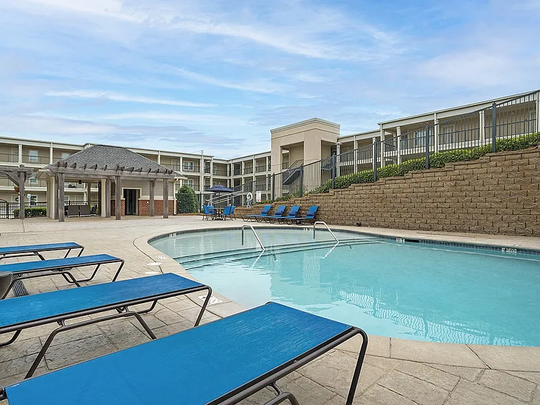 The Heights Apartments — Photo 2