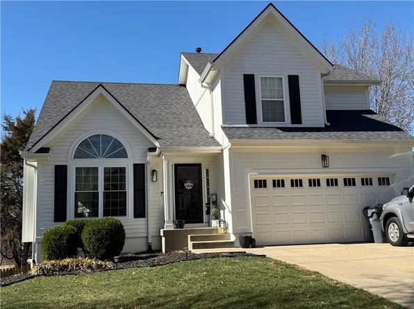 12280 S Crest Dr, Olathe, KS 66061