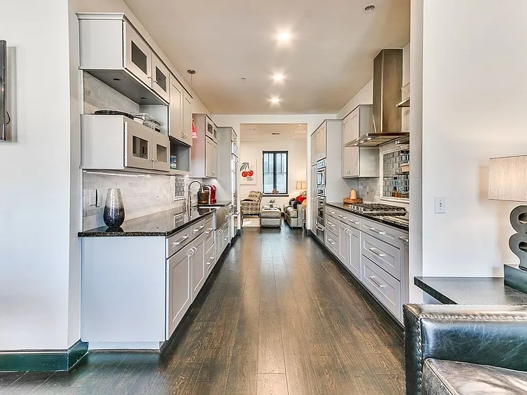 115 NE 3rd St — Photo 16