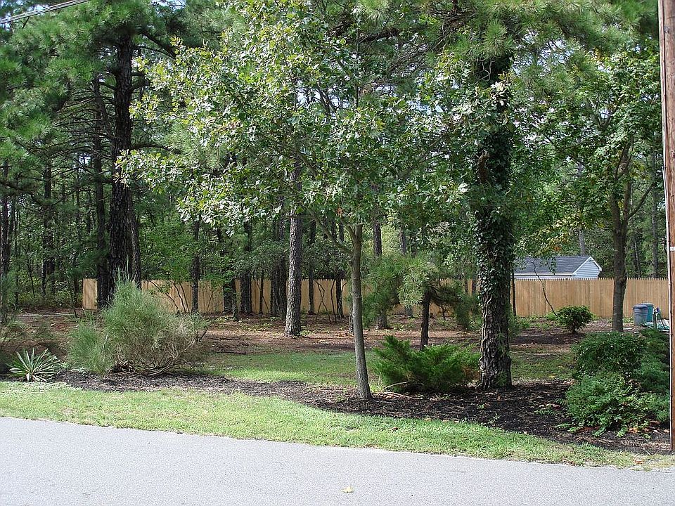 2nd image of 2324 Holly Rd