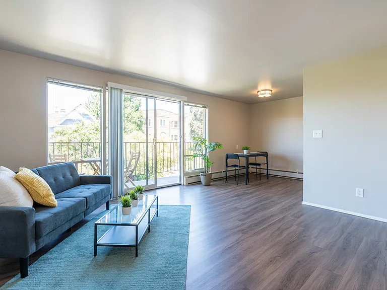 Hamlin Place — Photo 8
