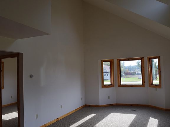4th image of 591 W Northern Ave