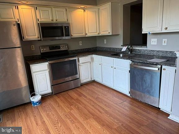 4th image of 12736 Wedgedale Ct