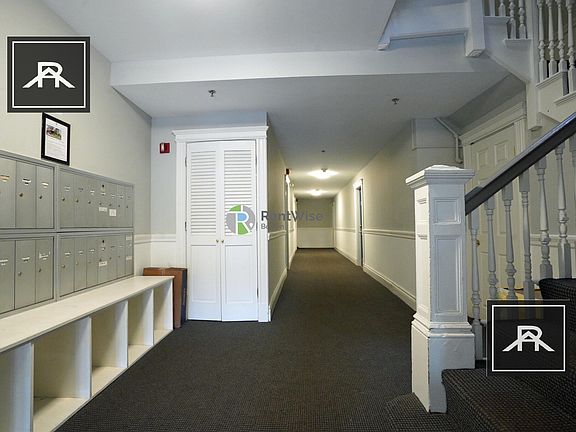5th image of 8 Camelot Ct #20