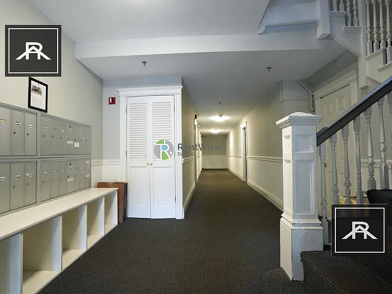 8 Camelot Ct #20 — Photo 5