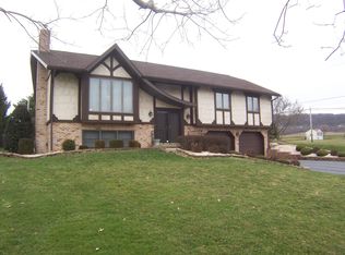 106 Meadowlark Ln, Mohnton, PA 19540