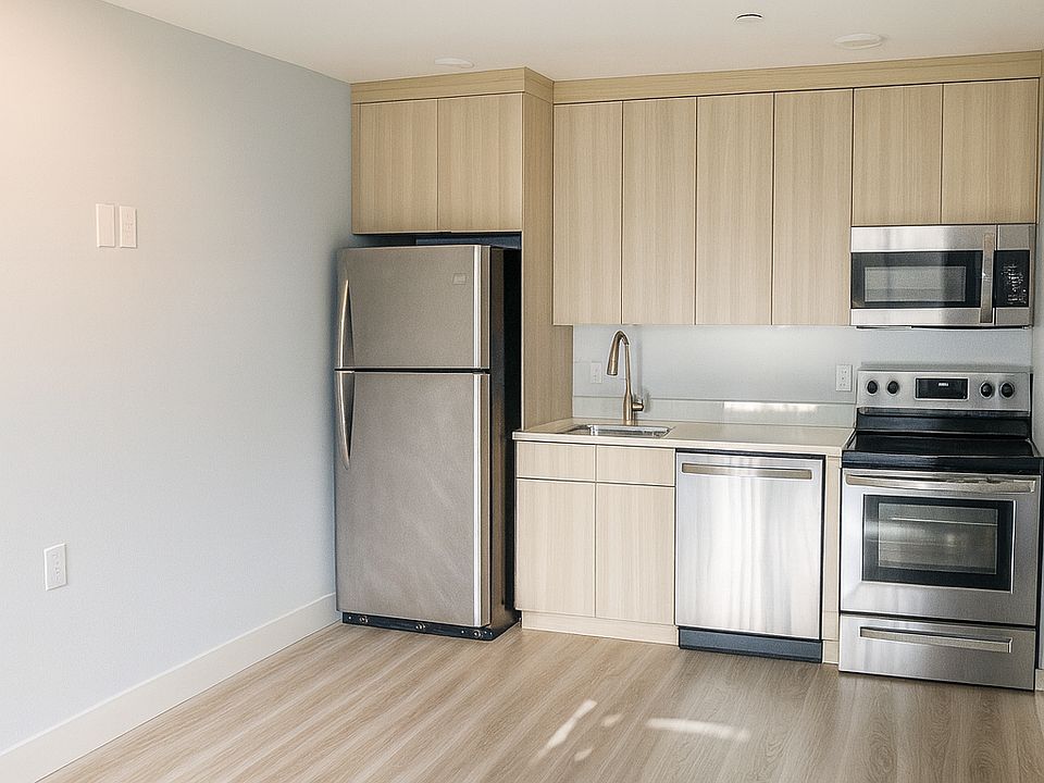 1st image of 4624 SE 83rd Ave #B