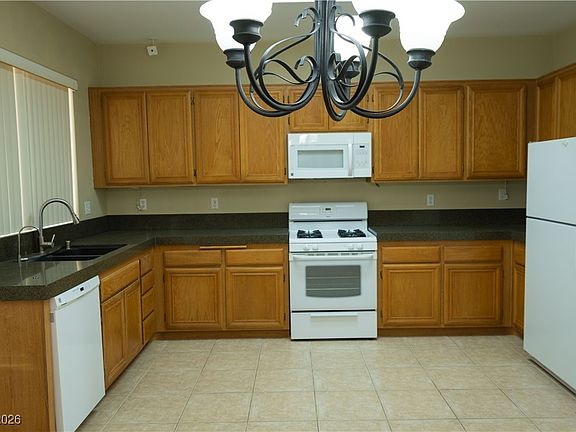 3rd image of 634 Rubber Tree Ave