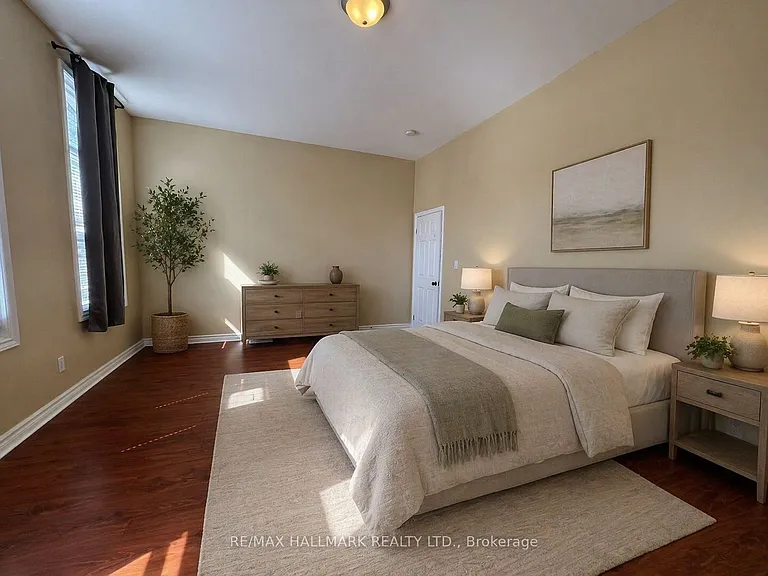 374 Dundas St E #2 — Photo 16