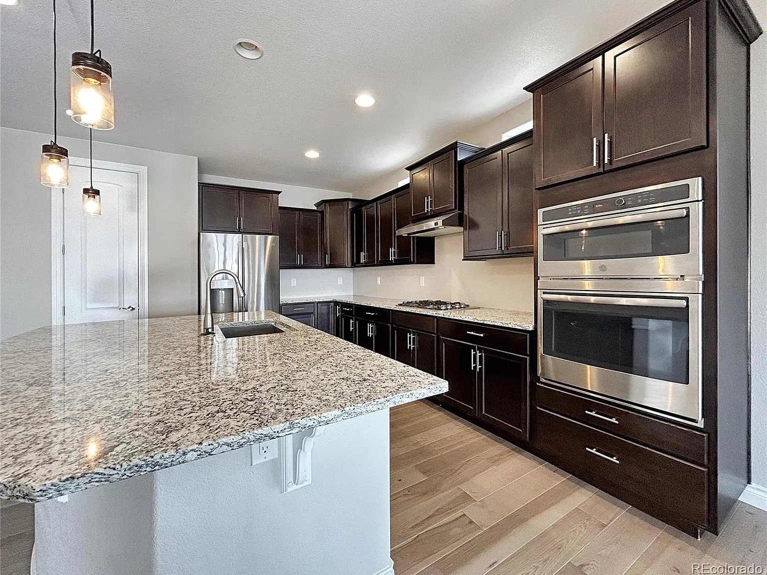 4 bed, 3.0 bath, 3250 sqft, $3,500 — Photo 4
