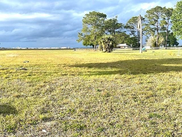 2nd image of 7417 Rolling Hills Rd