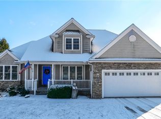 8374 Eagle Creek Dr, Garrettsville, OH