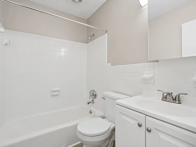 The Palms Apartments — Photo 34