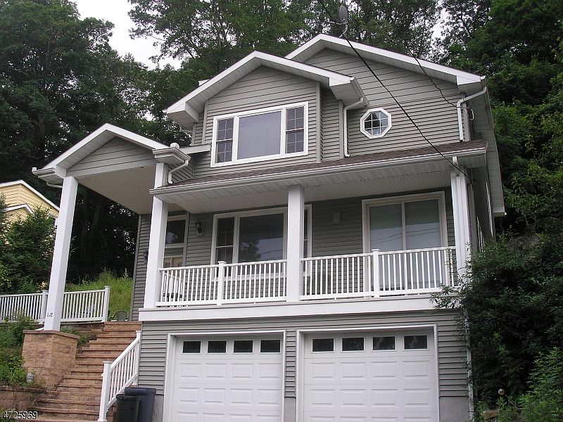 1st image of 122 Hudson Ave